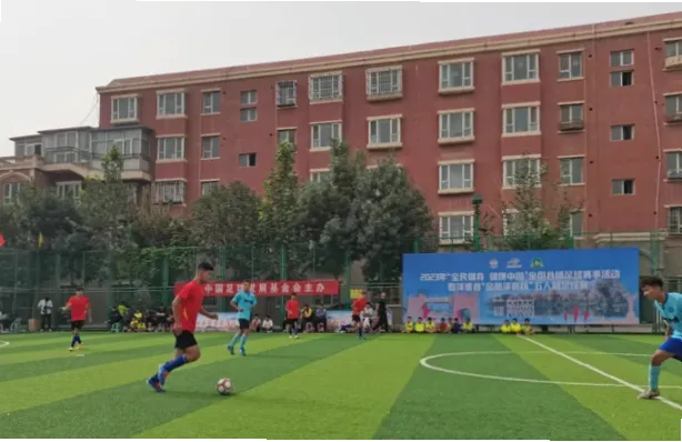 足球比赛的激情，一半源于球场气氛营造